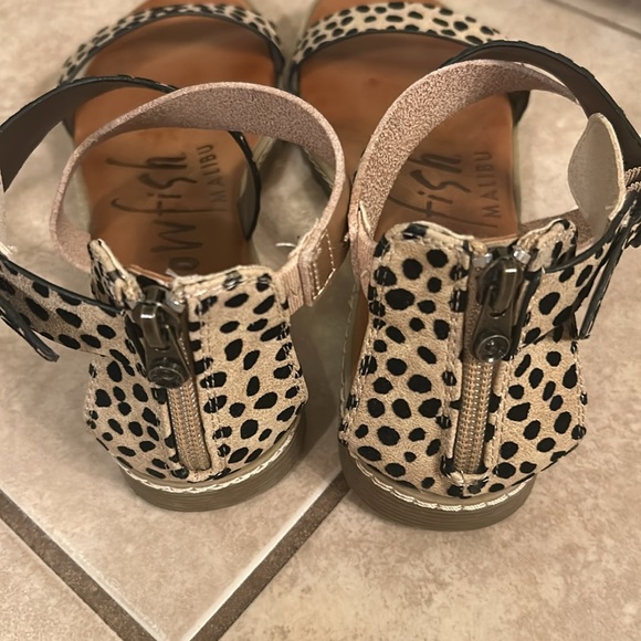 Blowfish Malibu 7.5 leopard print sandals - Picture 3 of 4